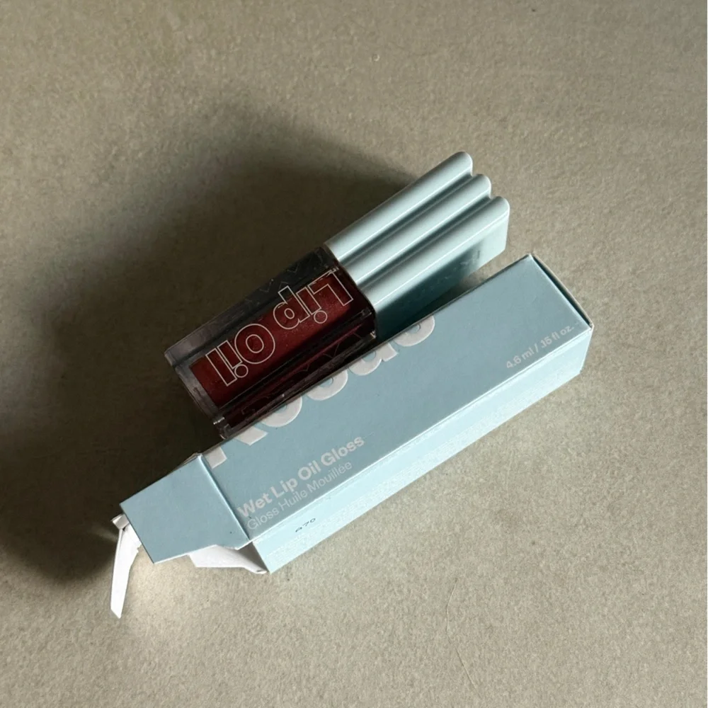 Kosas Wet Lip Oil Gloss in Dip Hydrating Clean Lip Gloss